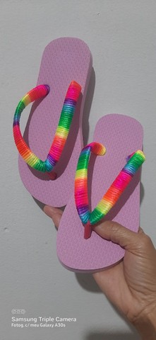 Sandália infantil arco iris - Foto 3