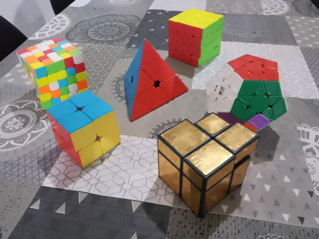 Cubo Magico 4x4 Colorido sem adesivos - Saraiva