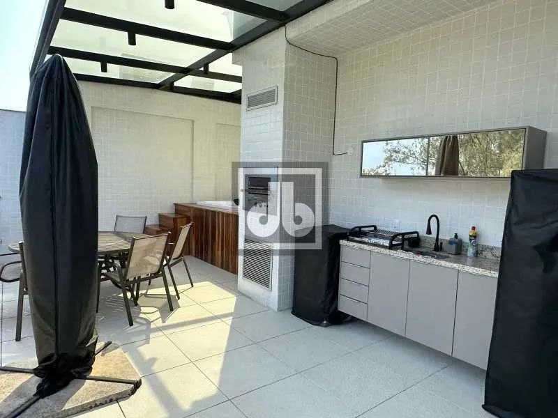 COBERTURA DUPLEX - COLADA À PRAIA - RECREIO - FINAMENTE DECORADA - 3 SUÍTES - 3 VAGAS - Foto 4