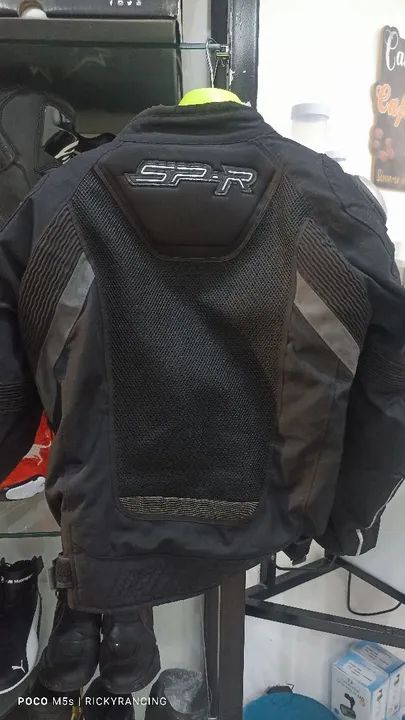 Jaqueta Dainese 50 Eur verao inverno com forro e titânio no ombro  - Foto 3