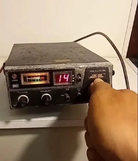 Radio PX Realistic TRC-422 Priority circuit - Foto 2