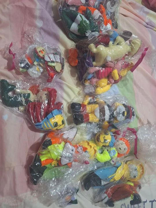 Bonecos de feltro novos