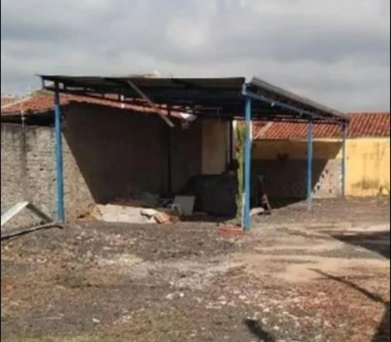 Estrutura metálica cobertura 75 metros quadrados com telha de alumínio  - Foto 4