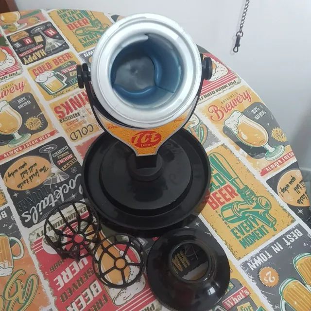 Vendo Balde para bebidas e porta garrafas-latas cooler - aceito oferta - venda urgente - Foto 2