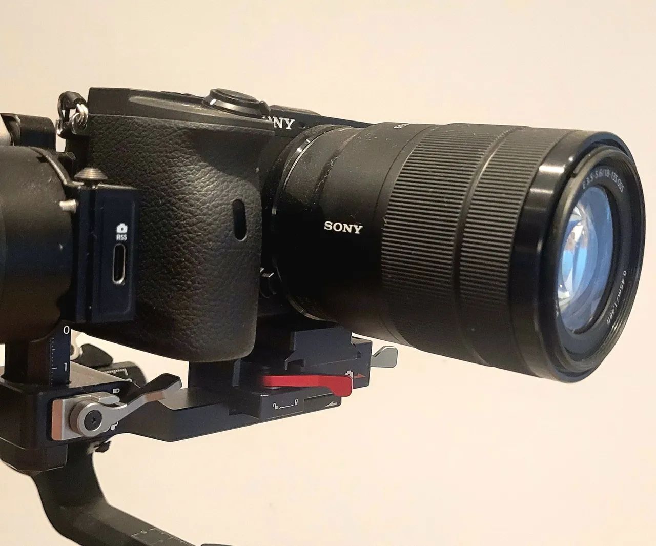 Sony Alpha 6600 + Lente 18-135mm Oss Ilce 6600m Mirrorless - Foto 3