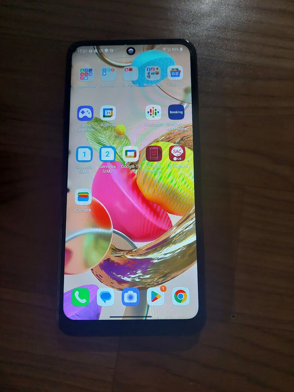 Celular com a tela trincada mas não interfere em nada era de meu uso comprei outro 9861007