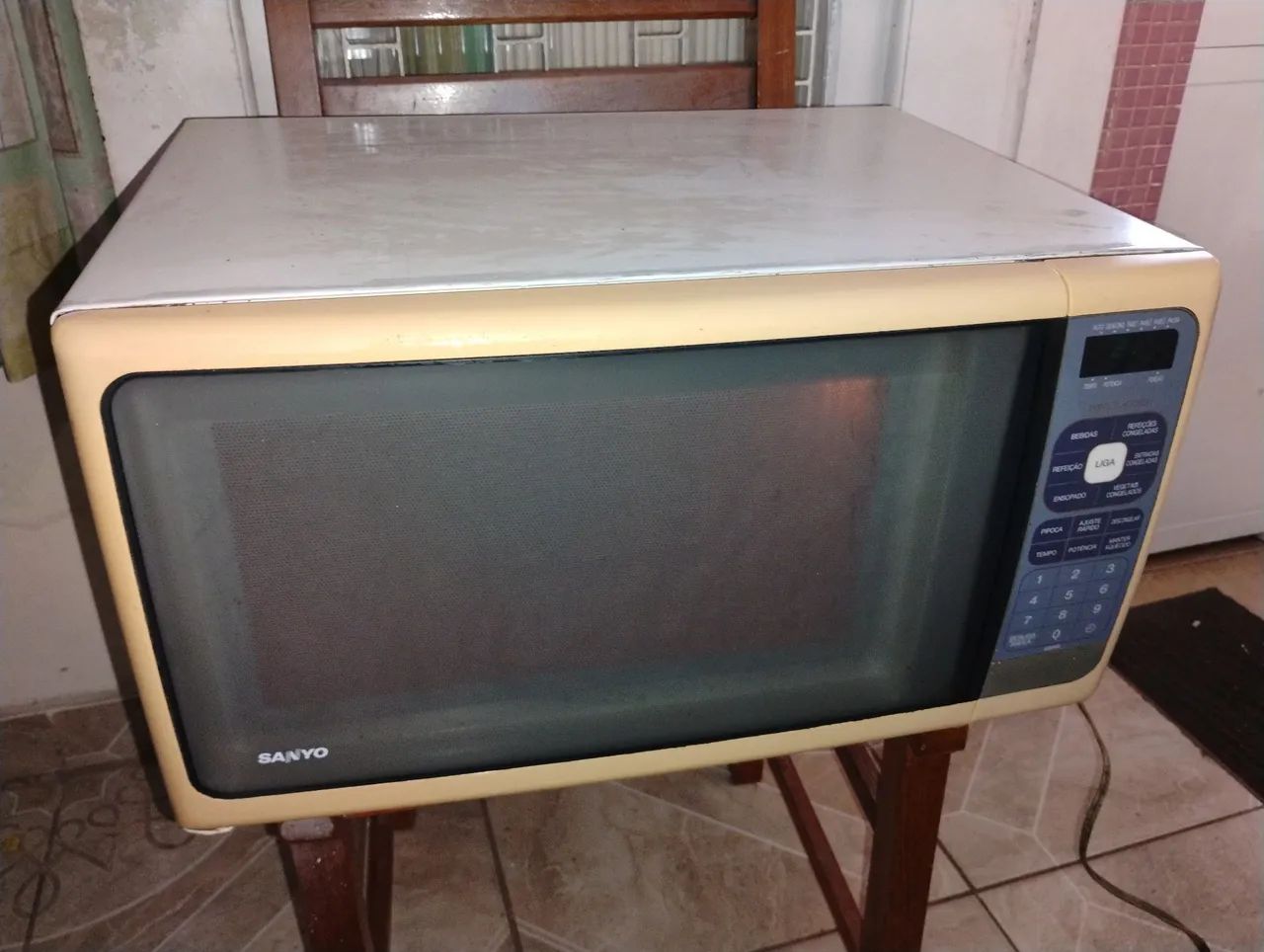 Micro-ondas Sanyo 35 Litros 110V em Ótimo Estado - Foto 5