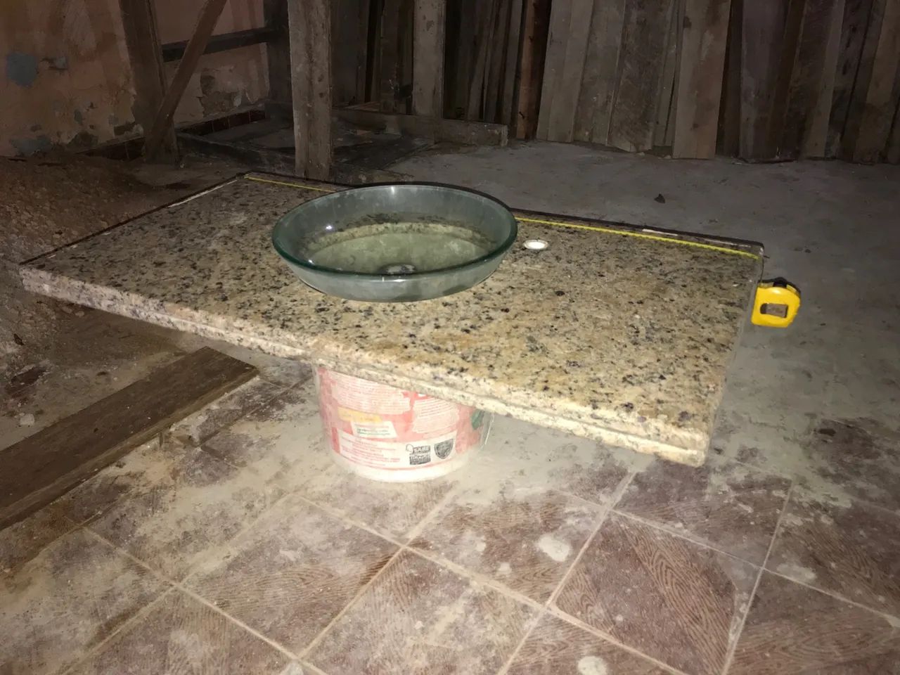 Pia granito banheiro com Cuba de vidro - Foto 3