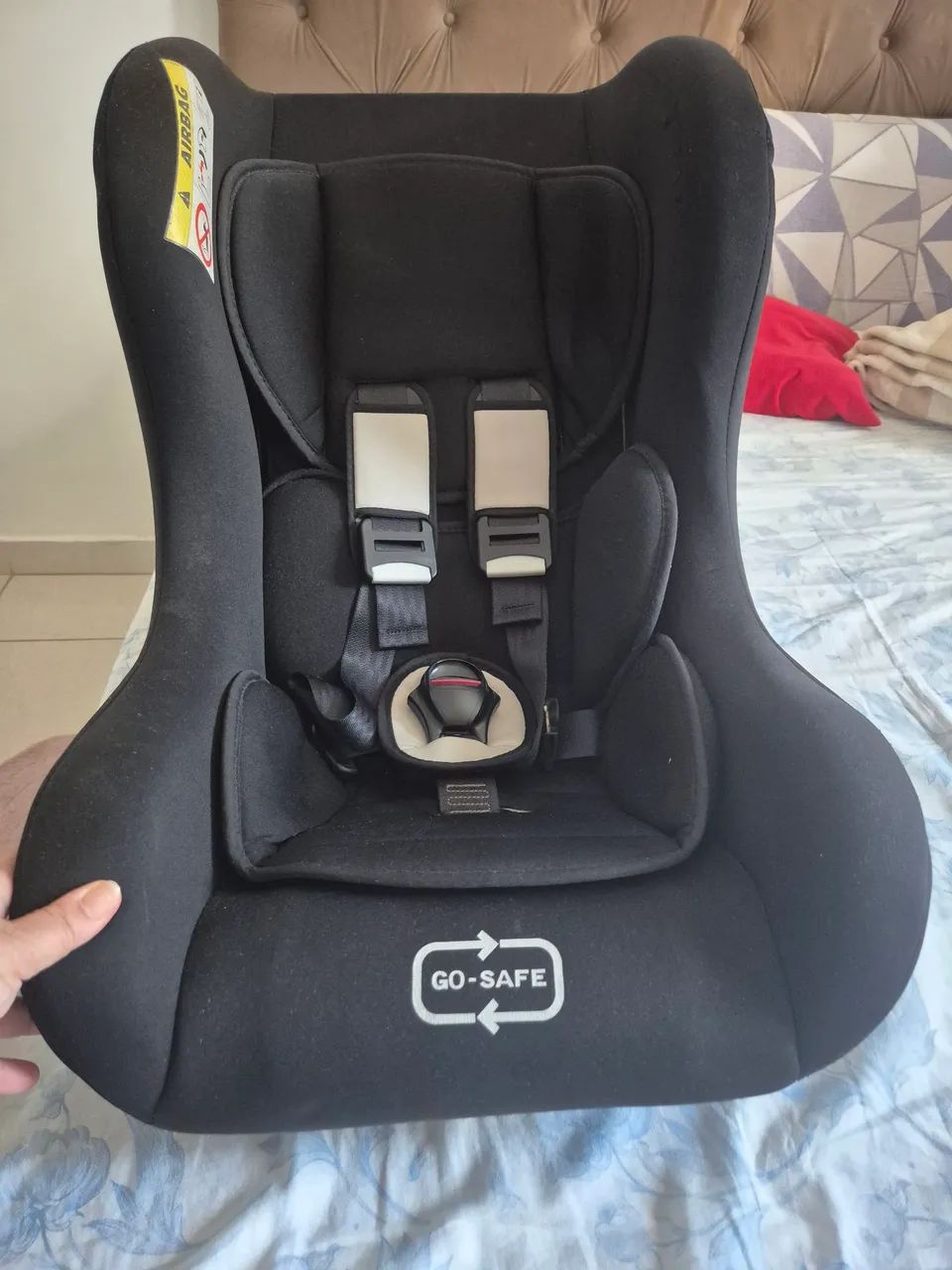 Vende-se cadeirinha de bebê pra carro semi nova de 0 a 36 kilos