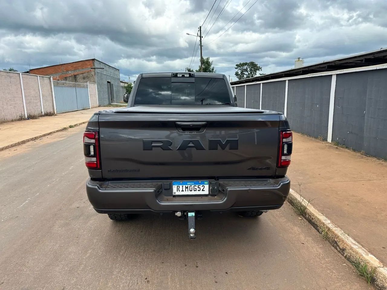 DODGE RAM 3500 NIGHT EDITION  - Foto 3