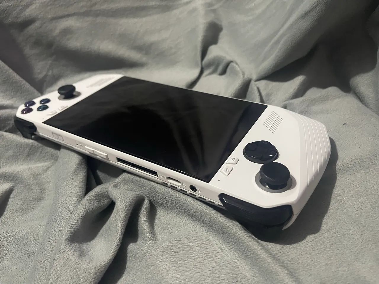 Rog Ally Z1 Extreme  - Foto 3