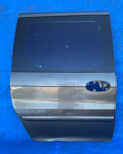 Porta Traseira Direita Kia Carnival 1998 A 2001 Detalhes