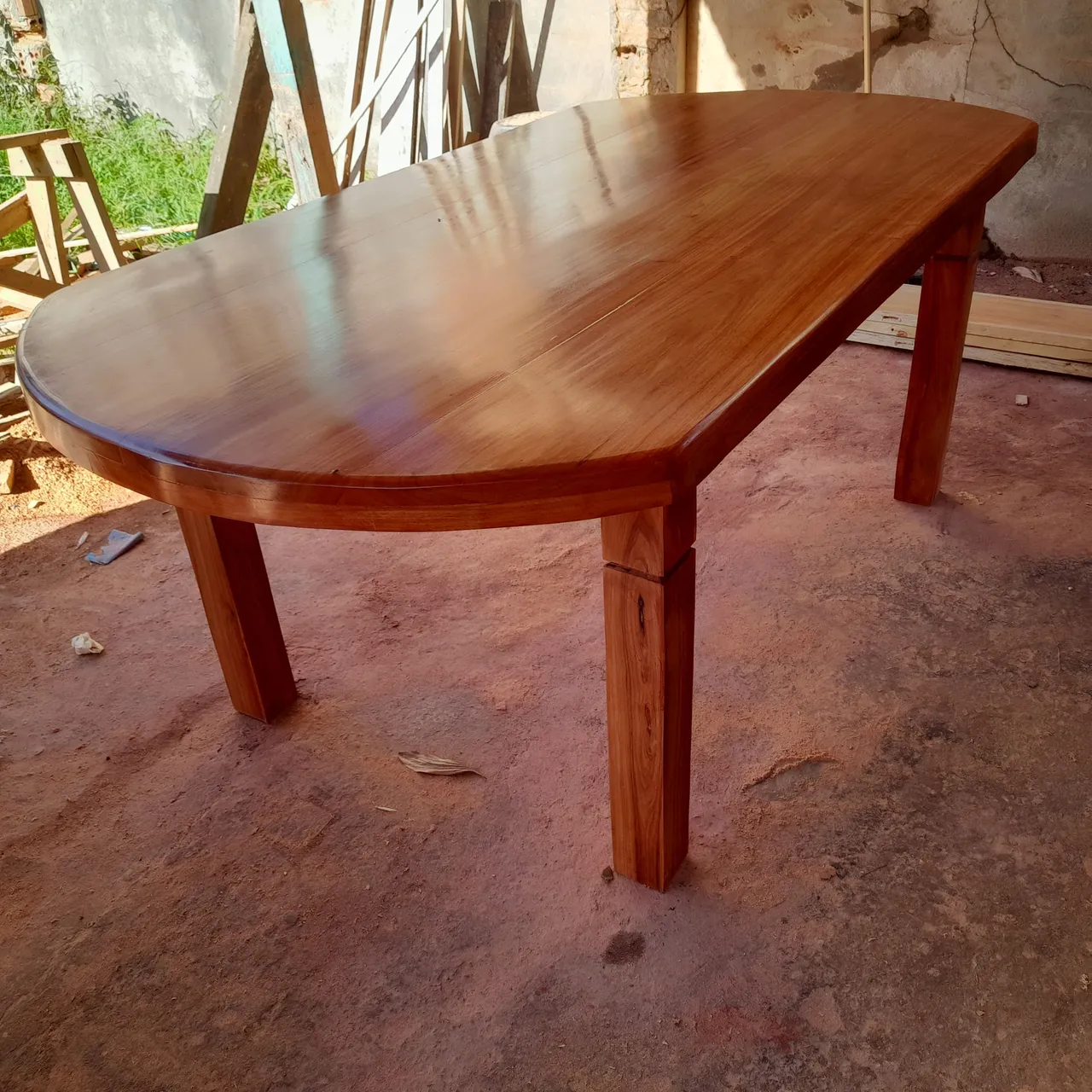 Mesa de Jantar Oval em Madeira Maciça