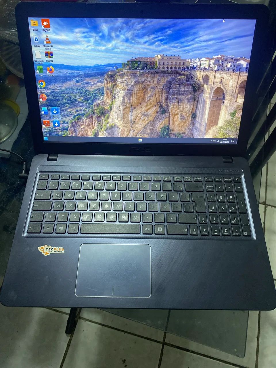 Notebook asus em perfeito estado