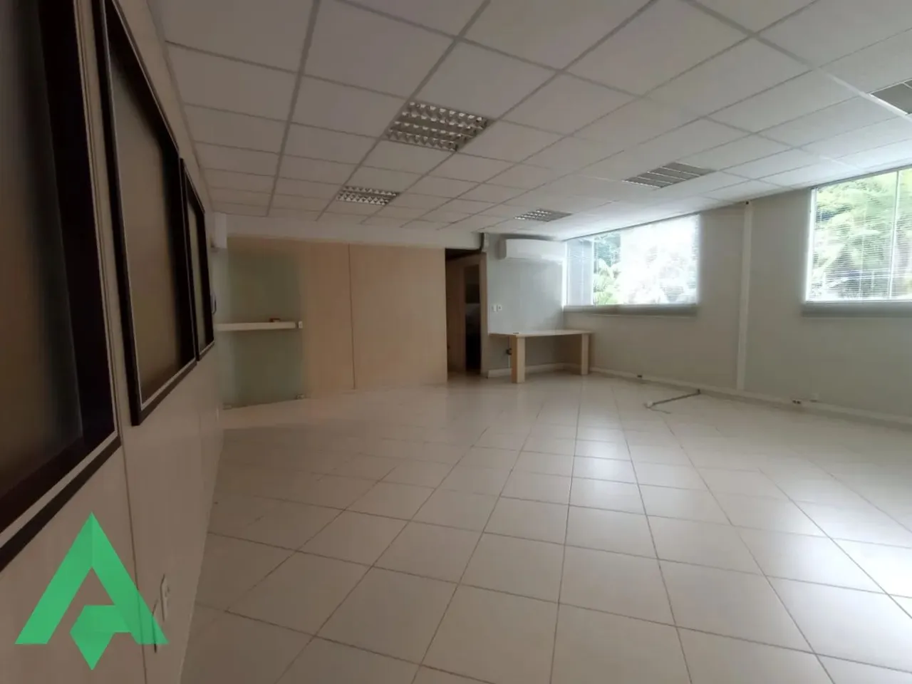 Excelente Sala Comercial para locação, no Bairro Victor Konder em Blumenau!