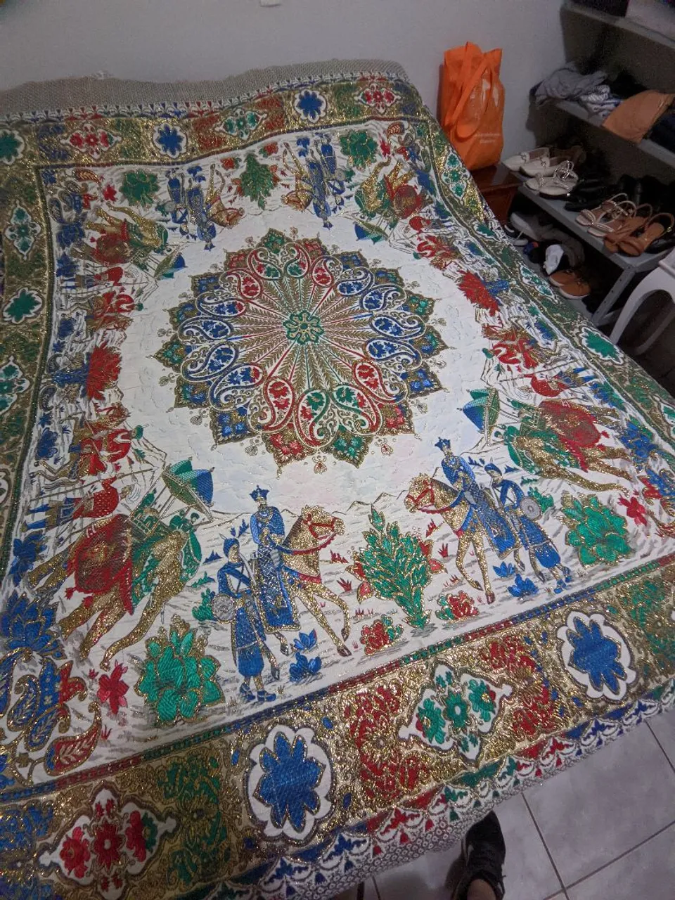 Colcha casal bordada antiguidade vintage