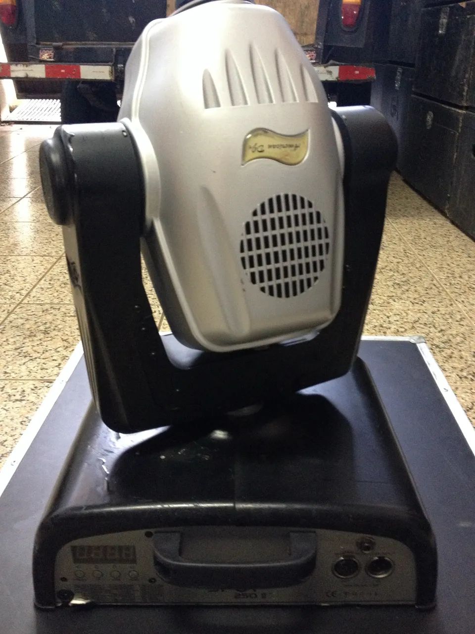 Moving Head 250.