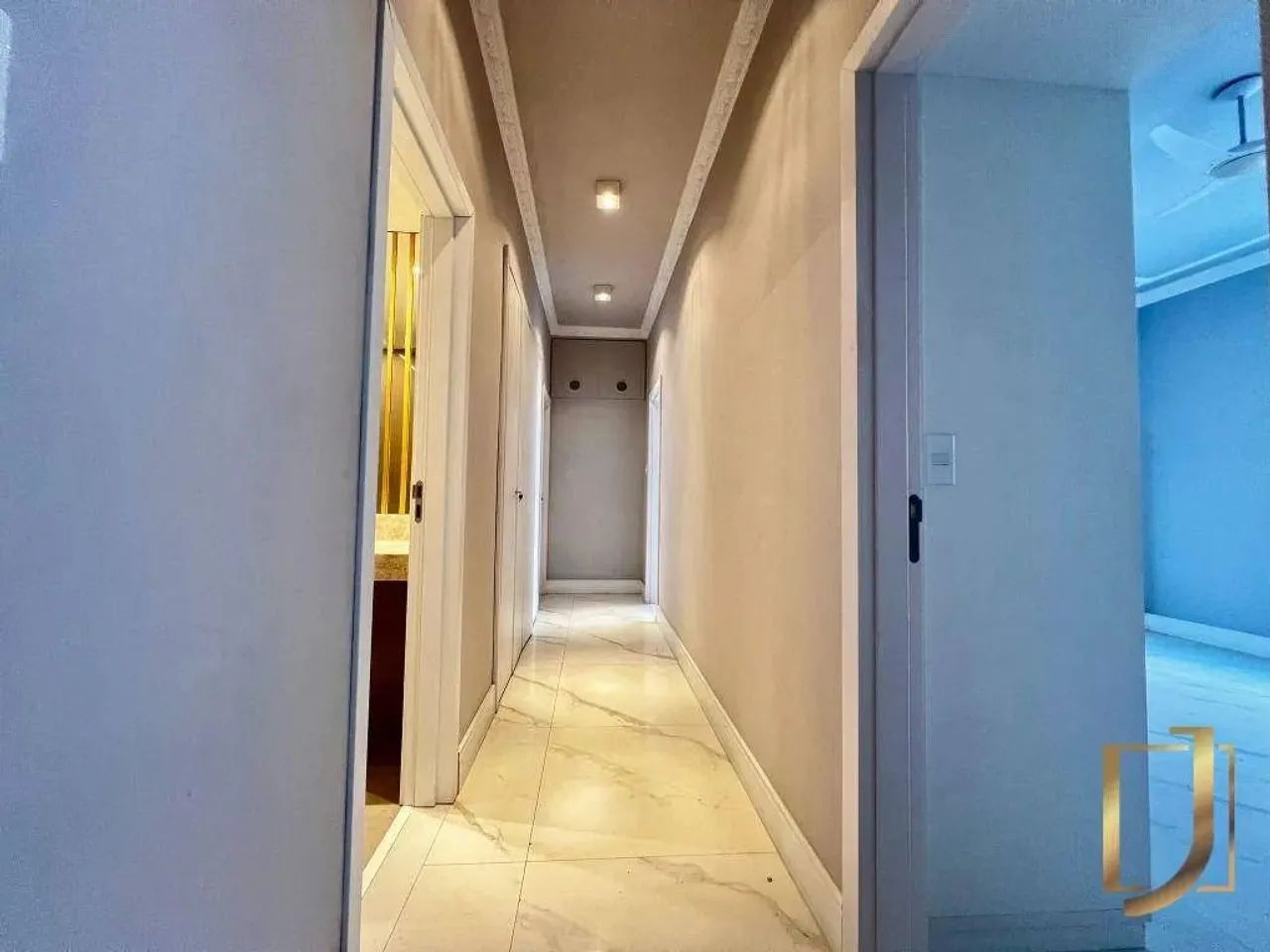 Apartamento de 3 quartos sendo 1 suite e vaga na Praia de Icarai em Niteroi - Foto 5