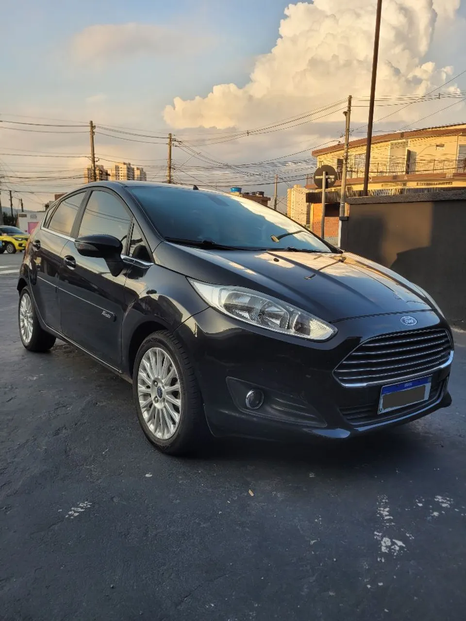 Ford Fiesta Titanium 1.6 - Baixo km