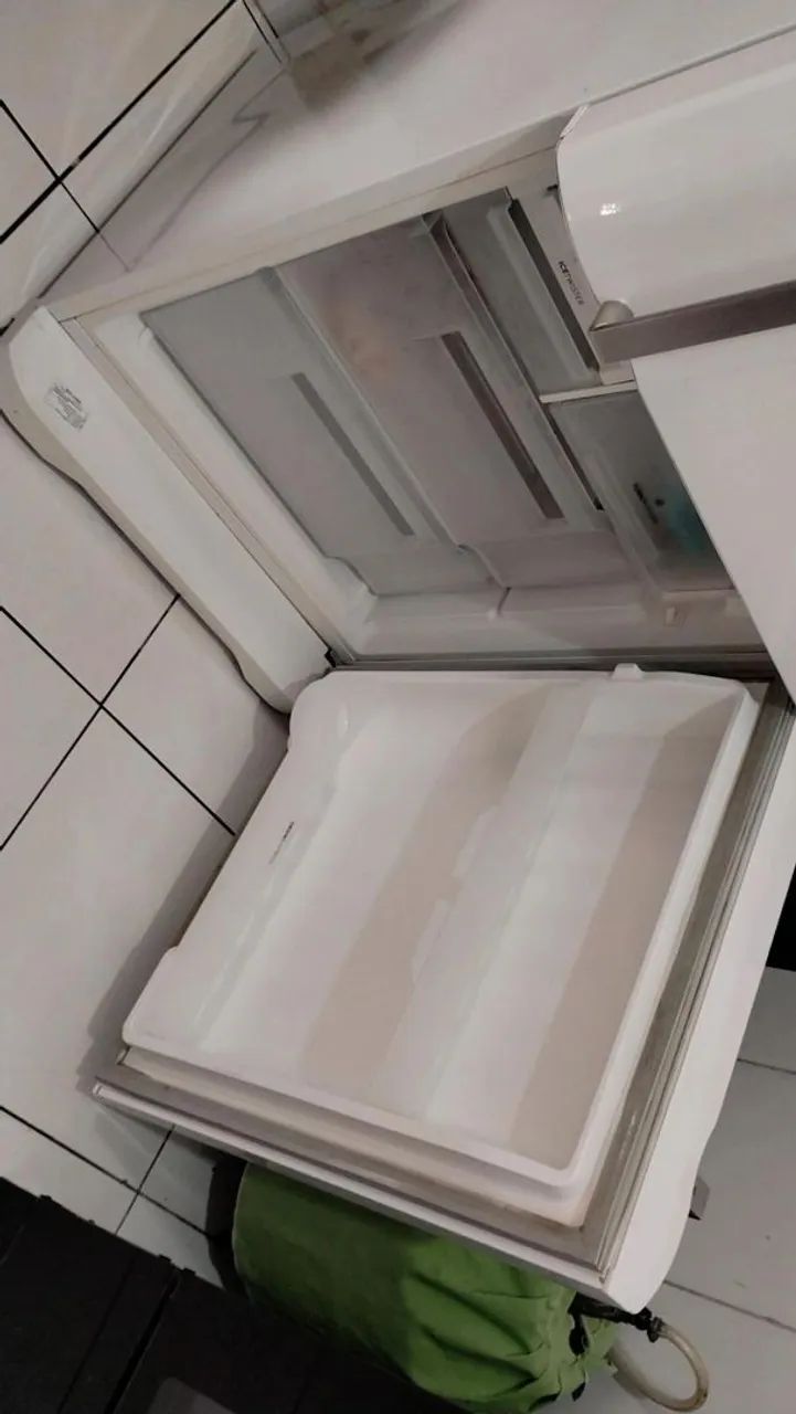 Geladeira Electrolux Frost Free Inverter e Inverse 454L - Foto 3