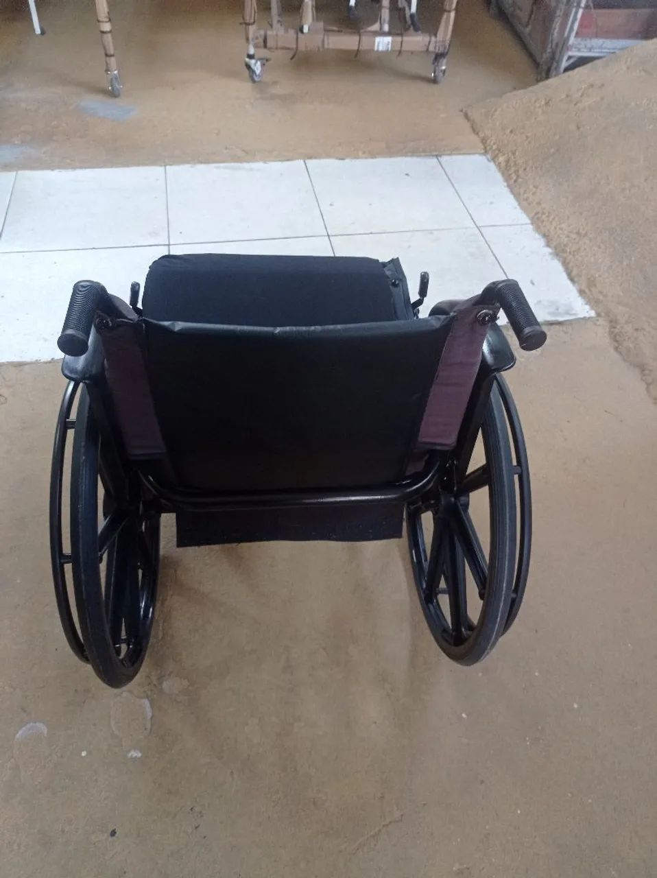 Cadeira de rodas(monobloco),( 40cm) - 82- * - Foto 3
