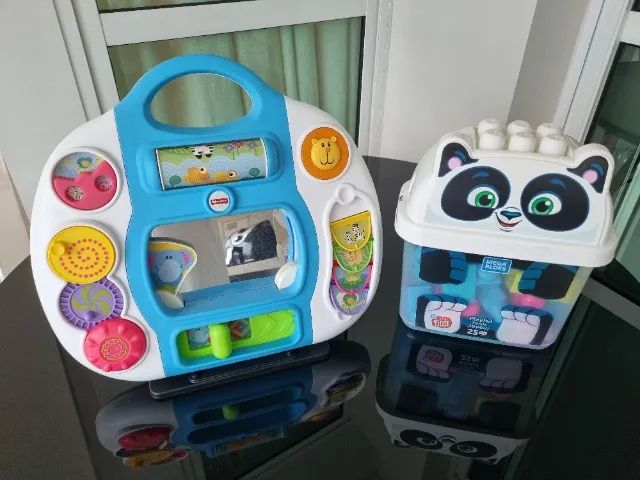 Brinquedo Fisher Price Painel de Atividades e Mega Bloks Amigo Panda