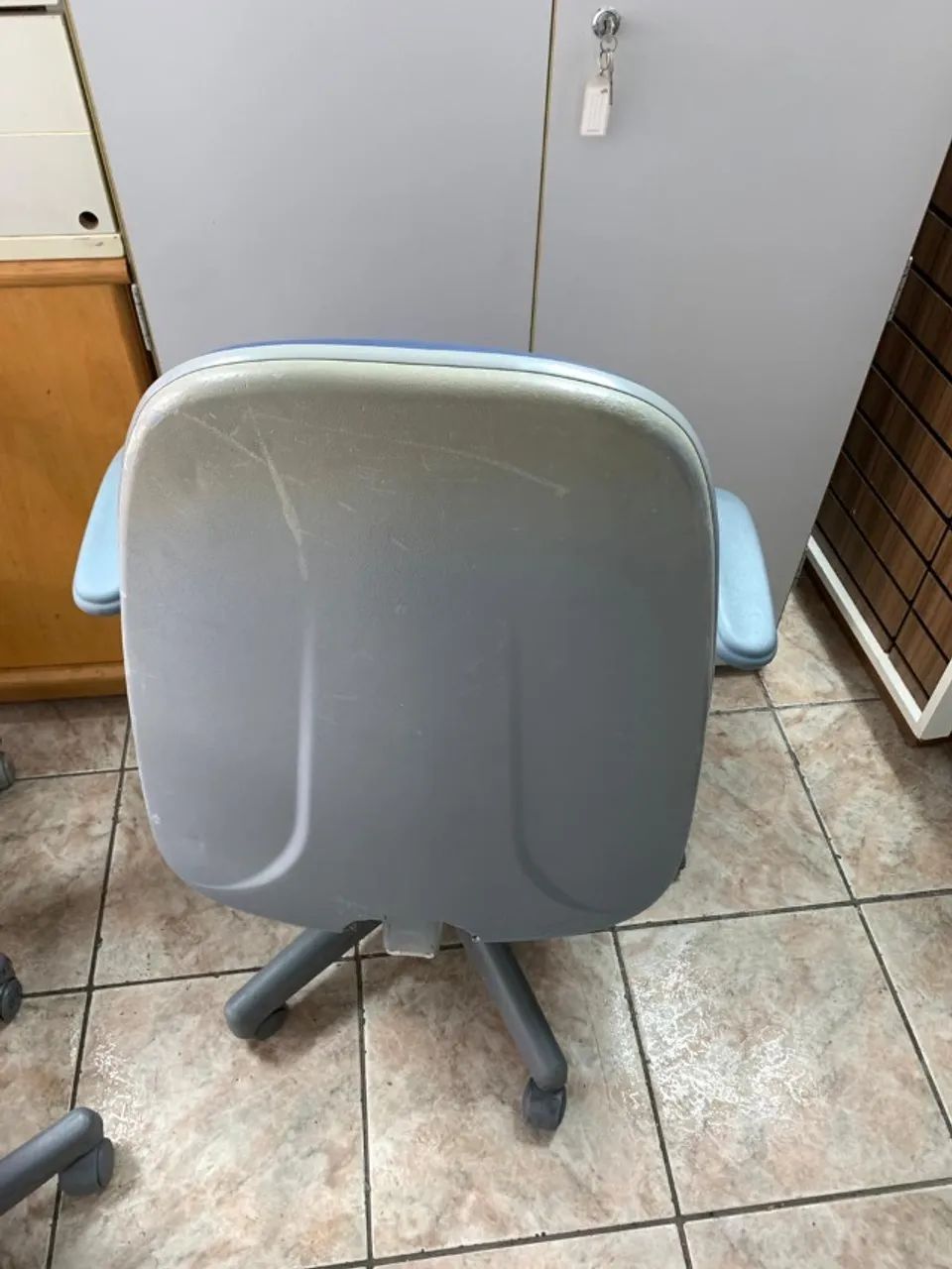 Cadeira Diretor Courvin / Escritório/ Estudo em casa/Recpão/ Costura / Sala de Reuniões - Foto 3