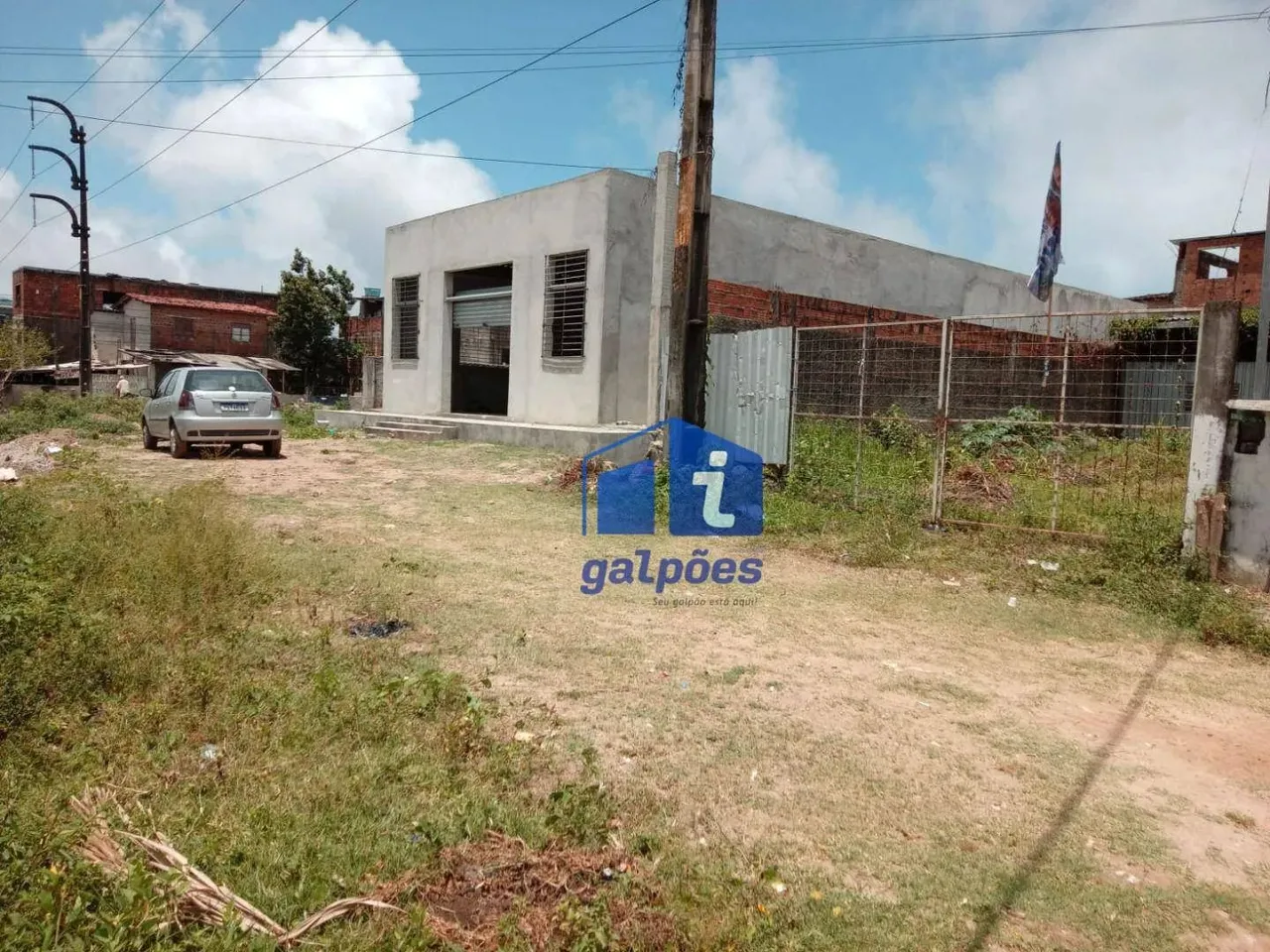 Galpão com 204 m² no Fragoso em Olinda - PE