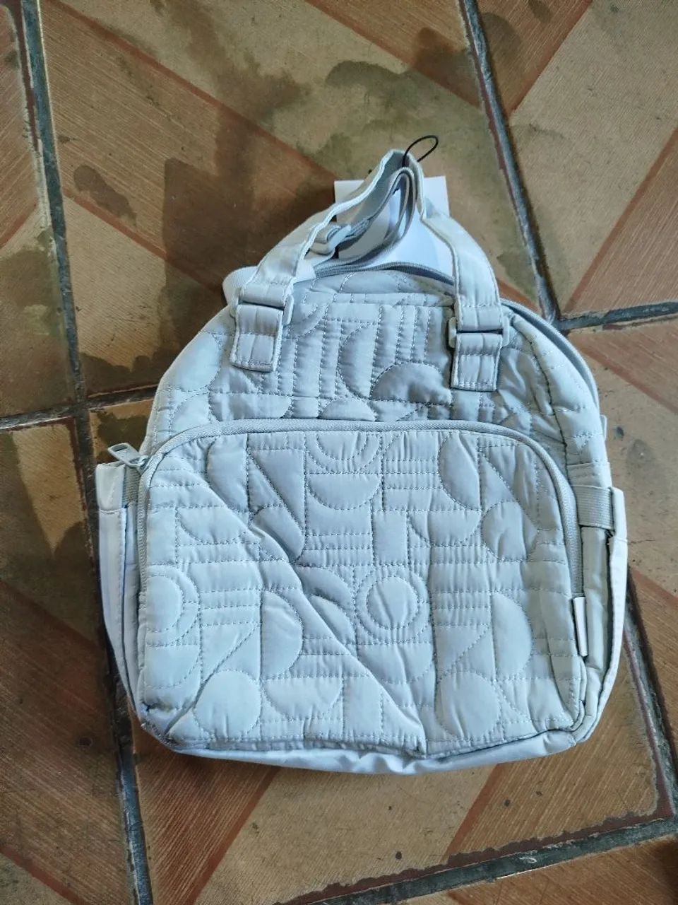 Mochila maternidade cinza - Foto 3