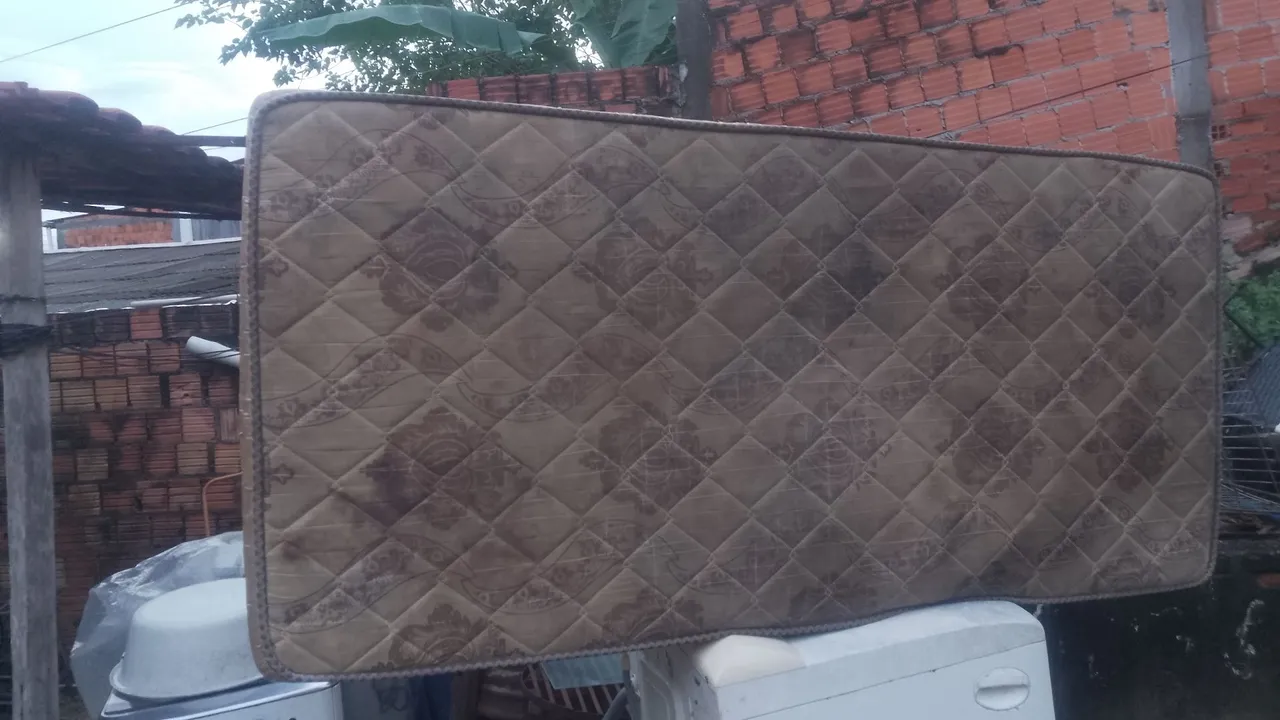 Cama de Solteiro Usado