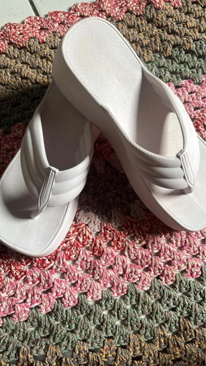 Chinelo Branco Confortável