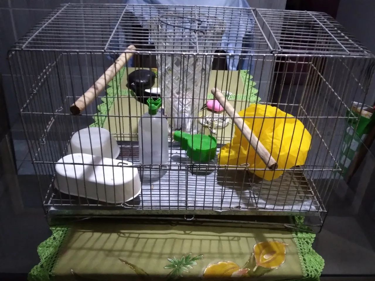 Small iron cage64314061293955123