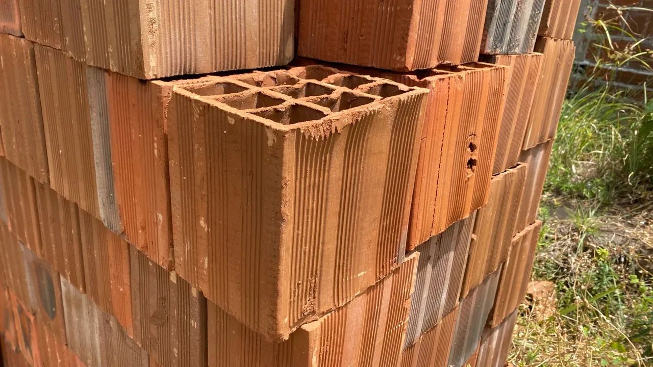 Bricks64861430380930121