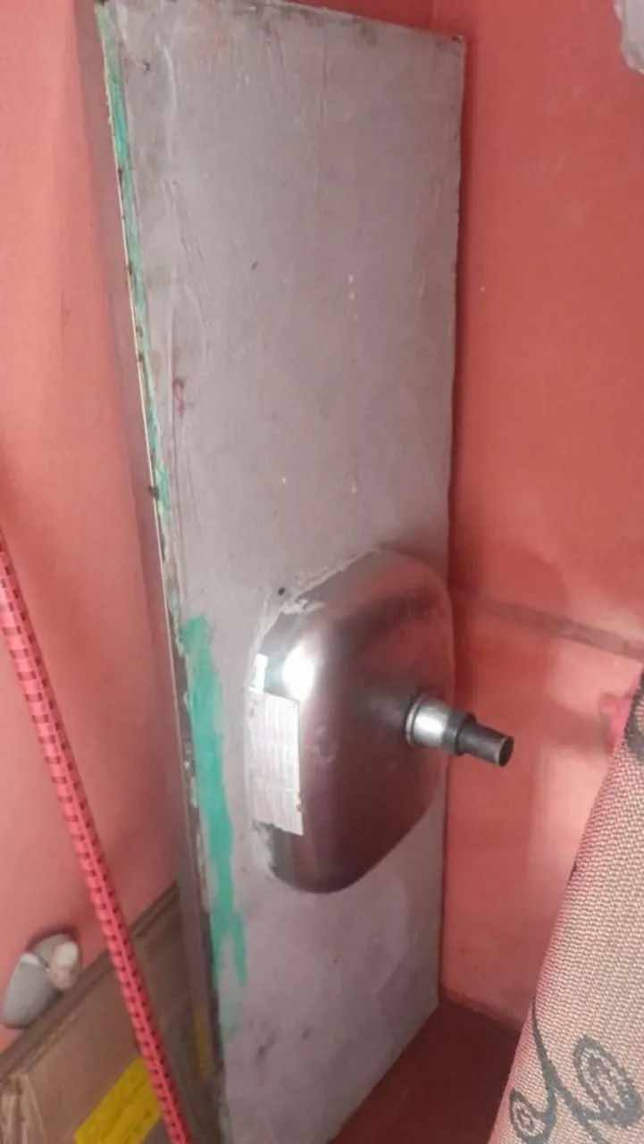 Vendo duas pias grande tem 2 metro pequena tem 1×20 n entrega