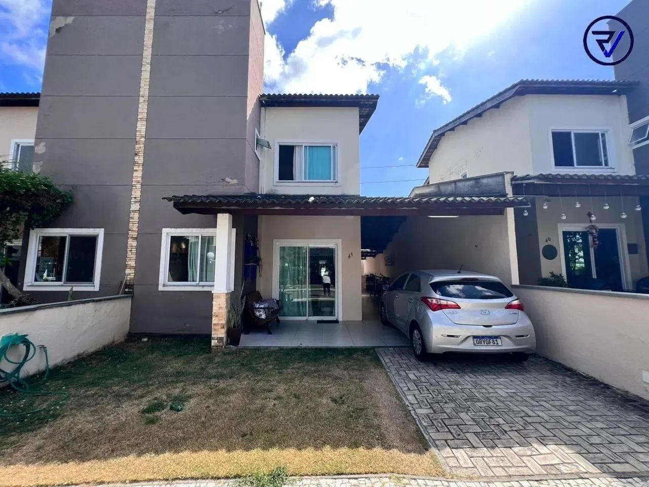 CASA AMPLA COM 4 QUARTOS, 3 SUITES E DECK - Foto 2