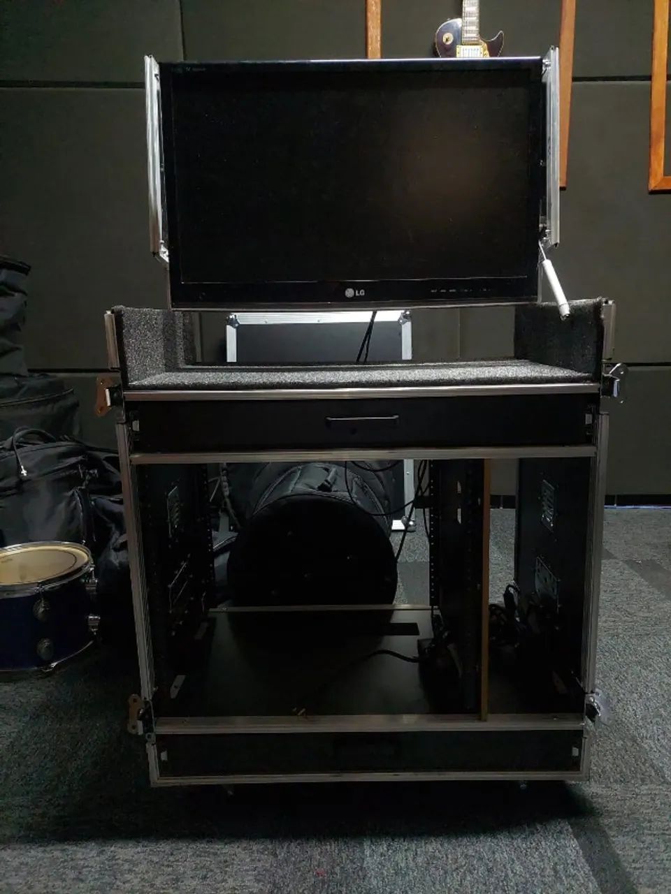 ? Rack de Som 9U com Monitor LG Integrado Completo, Pronto para Uso e em Perfeito Estado - Foto 3