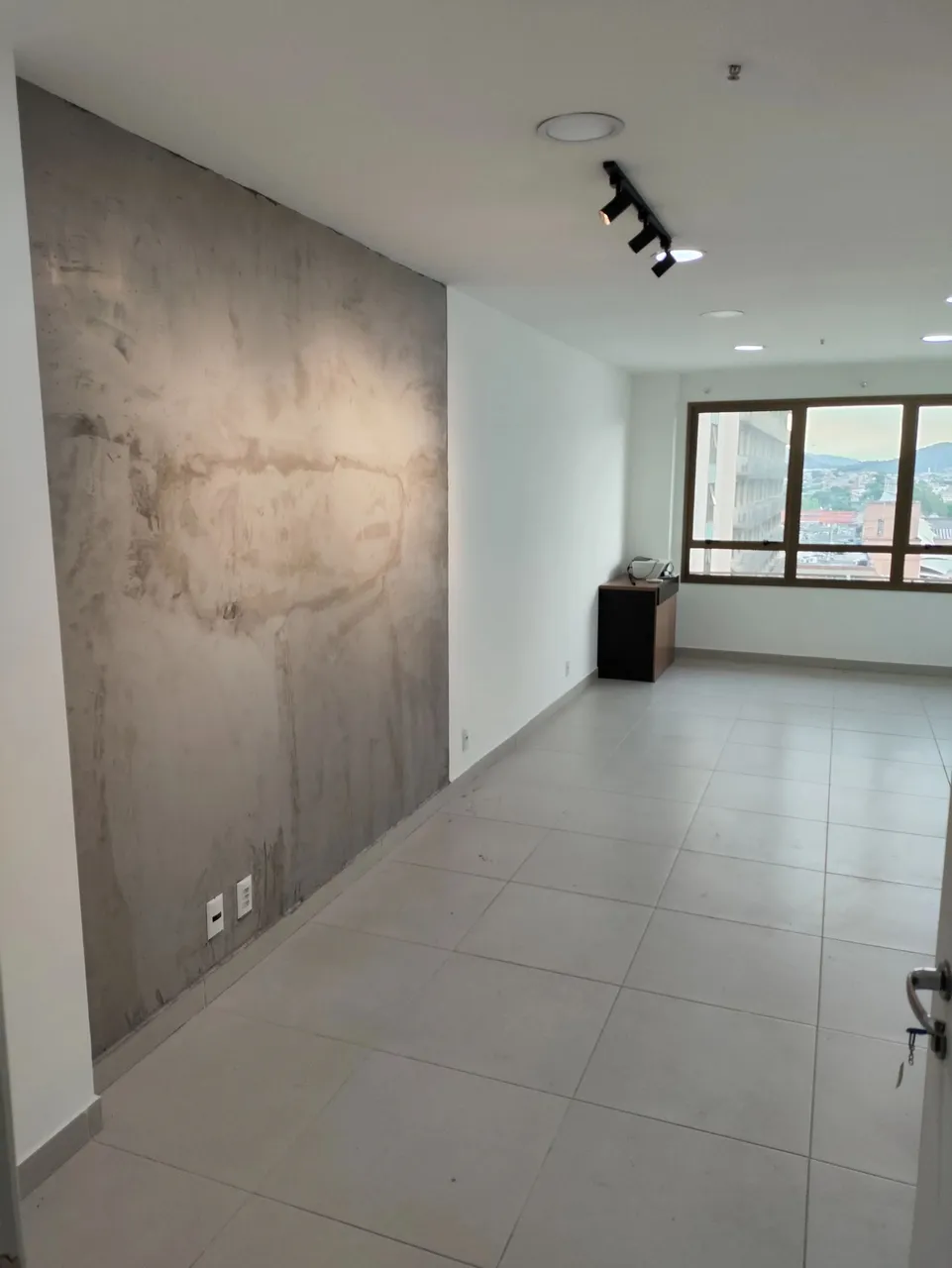 Sala Comercial de 29m2 no Nova América Offices, em Del Castilho - Rio de Janeiro - RJ