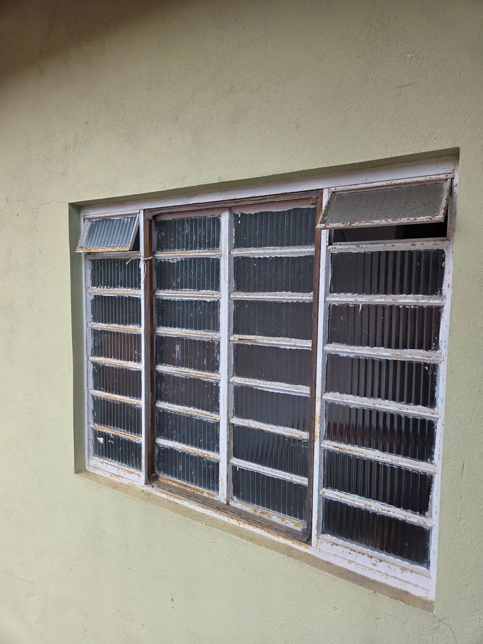 Vitro janela 1,50x1.20 4  folhas 2  fixa 2 movel forte e segura de aço +  grade  forte   - Foto 2