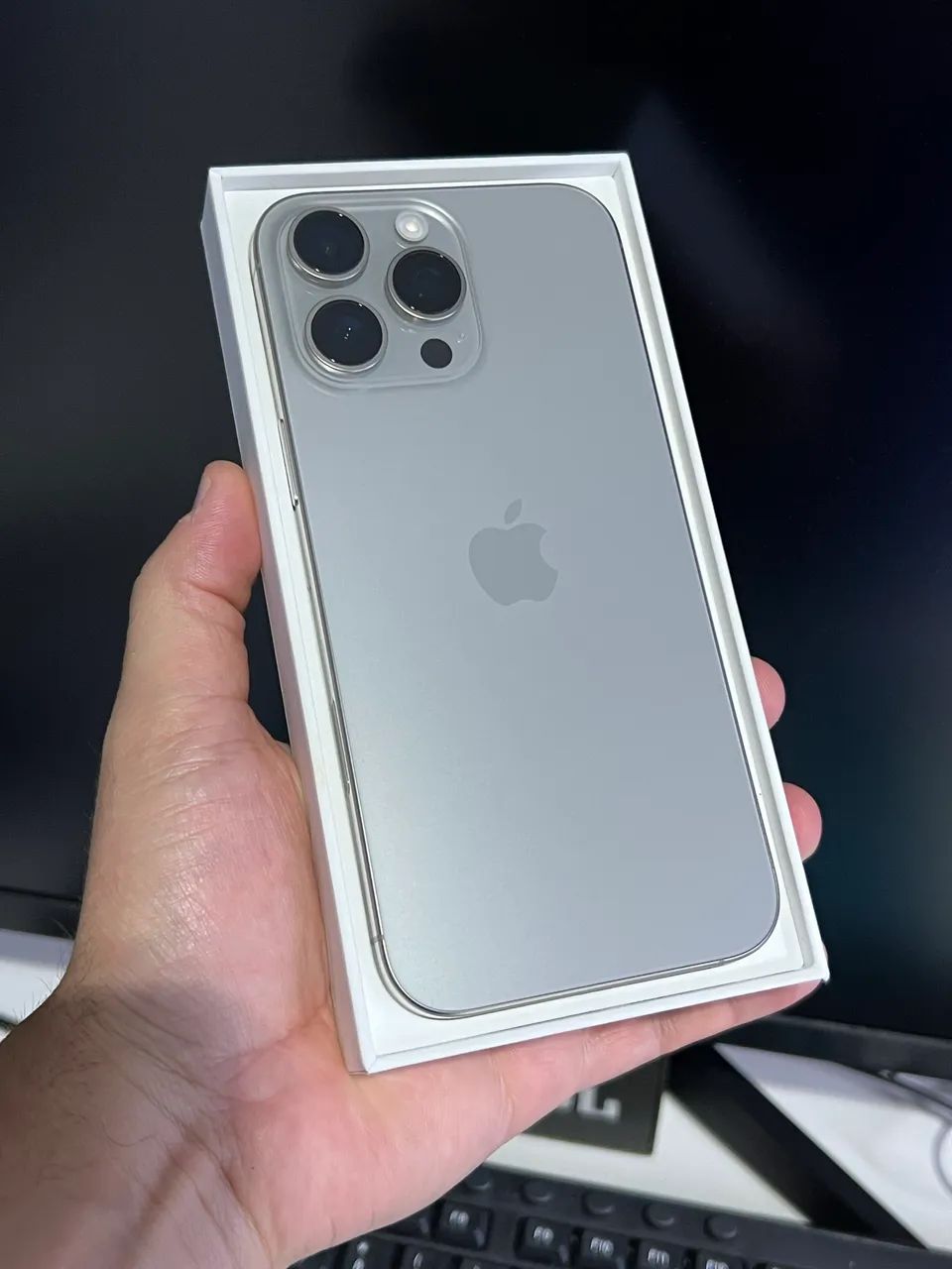 iPhone 16 Pro Max - Foto 5