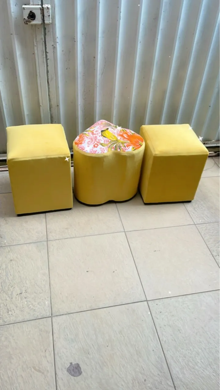 Conjunto de 3 Puffs Decorativos por 100$