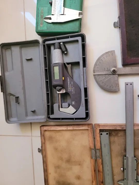 Lote de instrumentos de medição  paquimetro/micrometro - 9 peças  - Foto 5