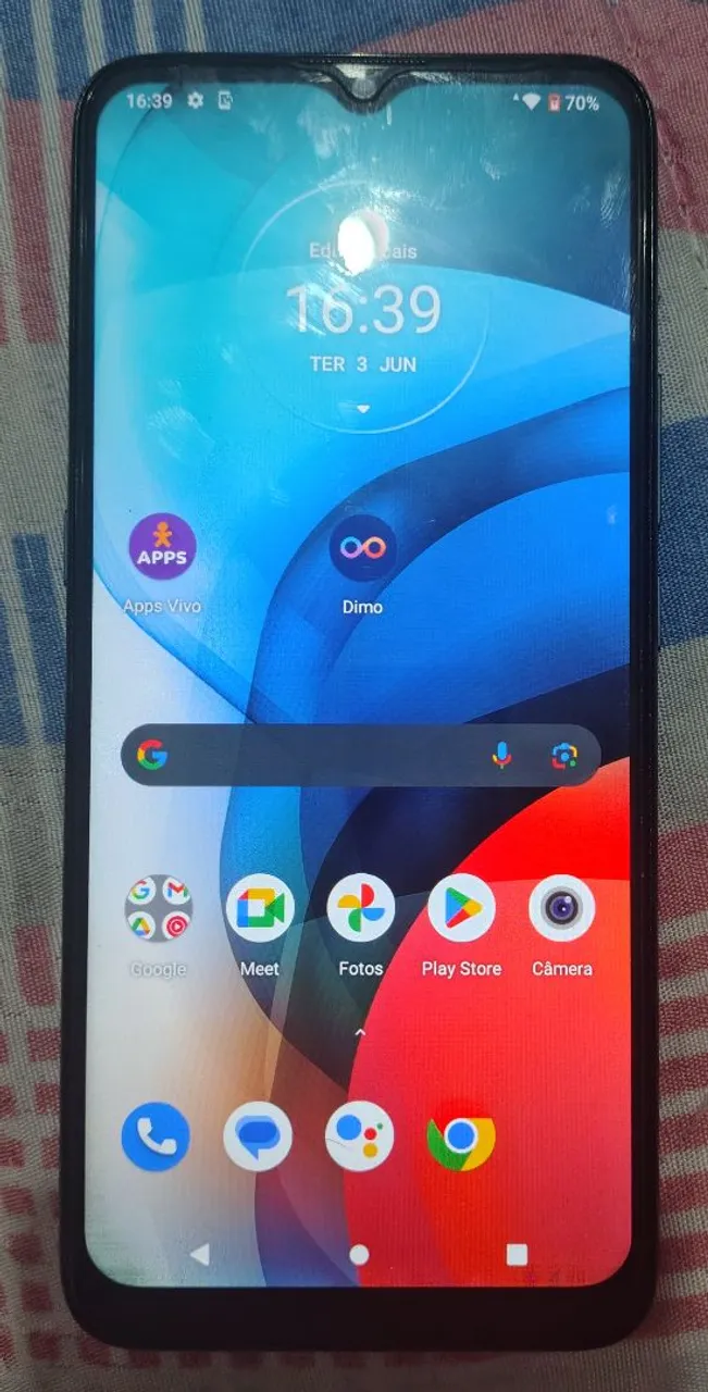Vende se um celular Motorola 