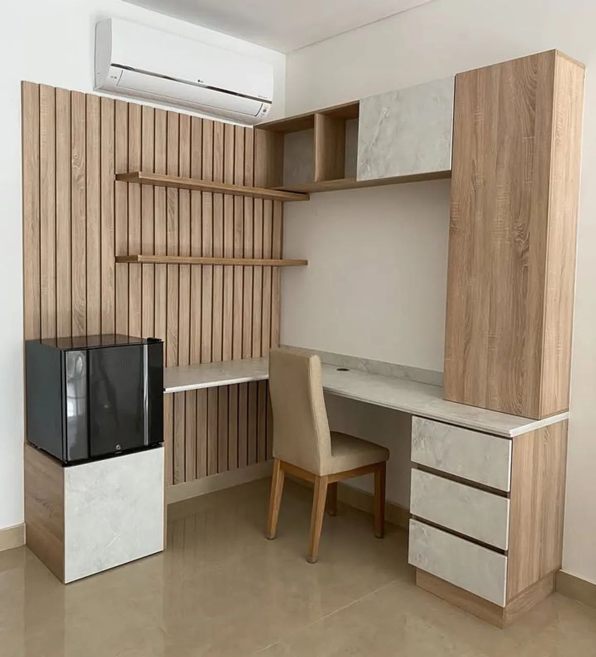 Home Office Completo com Design Moderno e Funcional