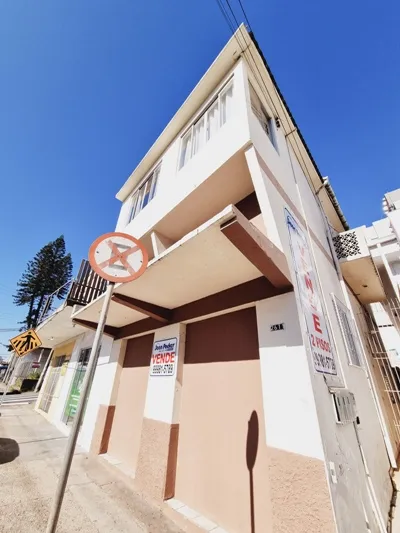 Avenida Max Schramm casa 2 pisos + edícula em frente a Volvo