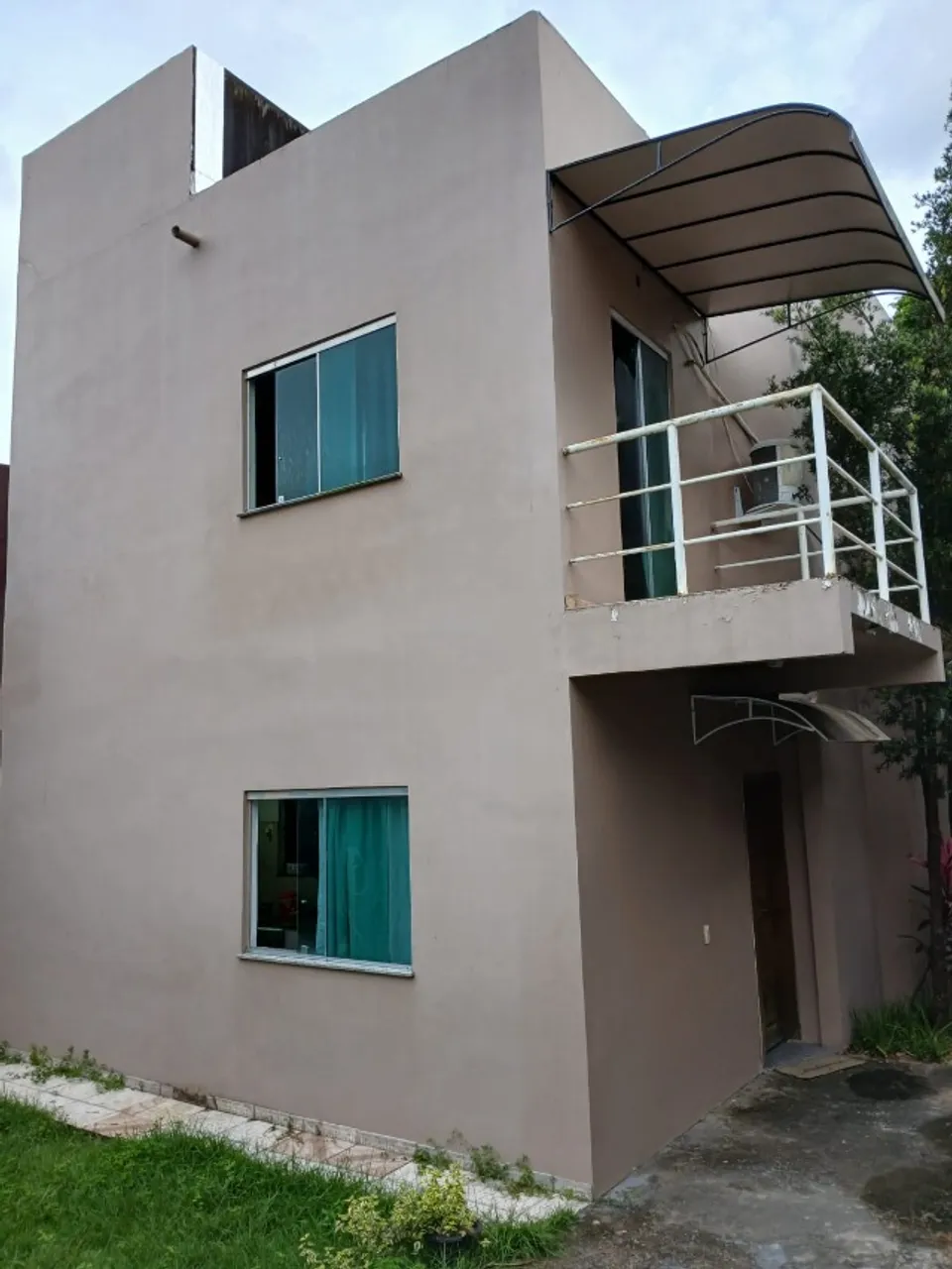 CASA DUPLEX EM FLORES - CONJ. BEIJA FLOR II