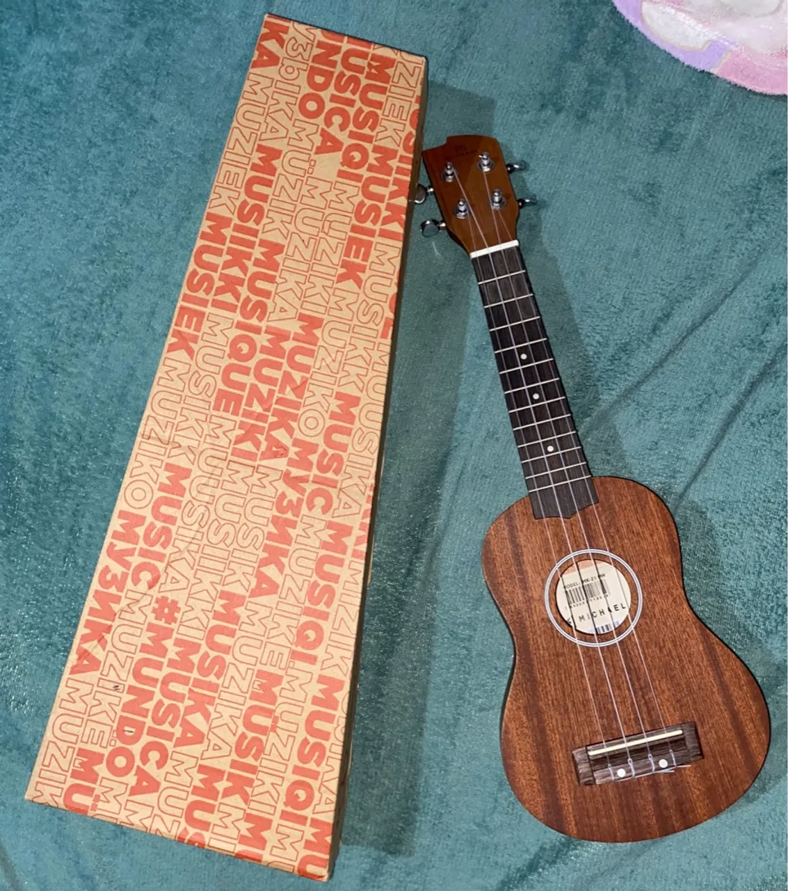 Ukulele Michael MK21MH - Conservado