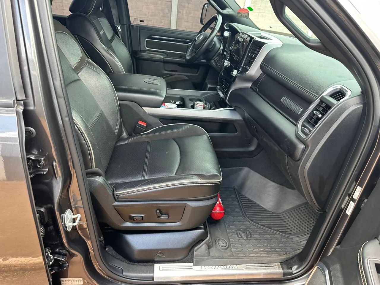 DODGE RAM 3500 NIGHT EDITION  - Foto 4