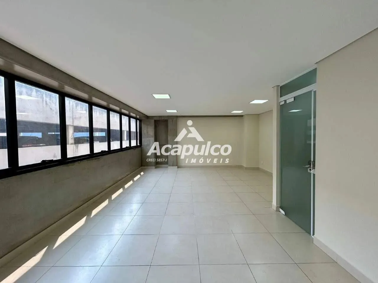 Sala à venda, no Centro em Americana/SP.