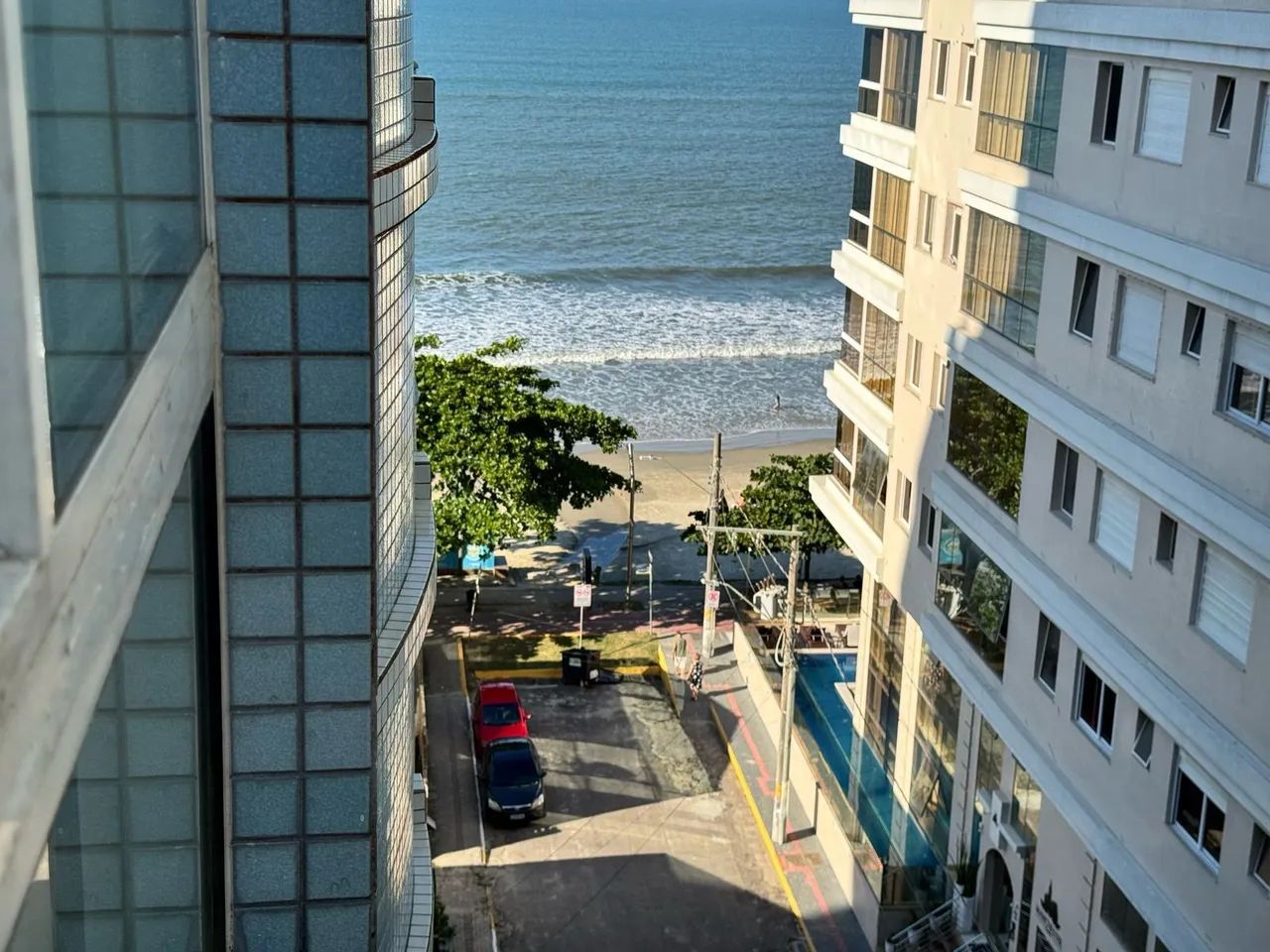 Apartamento mobiliado em Itapema, 50 metros do mar - Foto 2