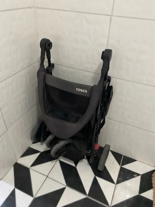 Carrinho de Bebê - Marca cosco  - Foto 2